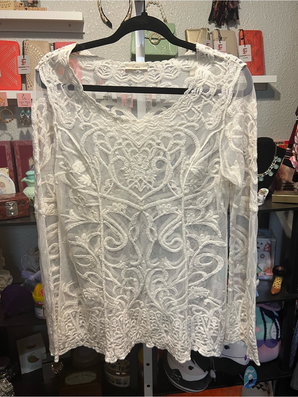 Capri White Lace Long-Sleeve.         V-Neck Top
